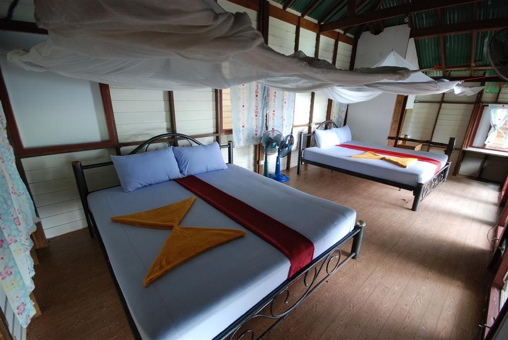 Tohko Beach Resort Phi Phi Don Pokoj fotografie